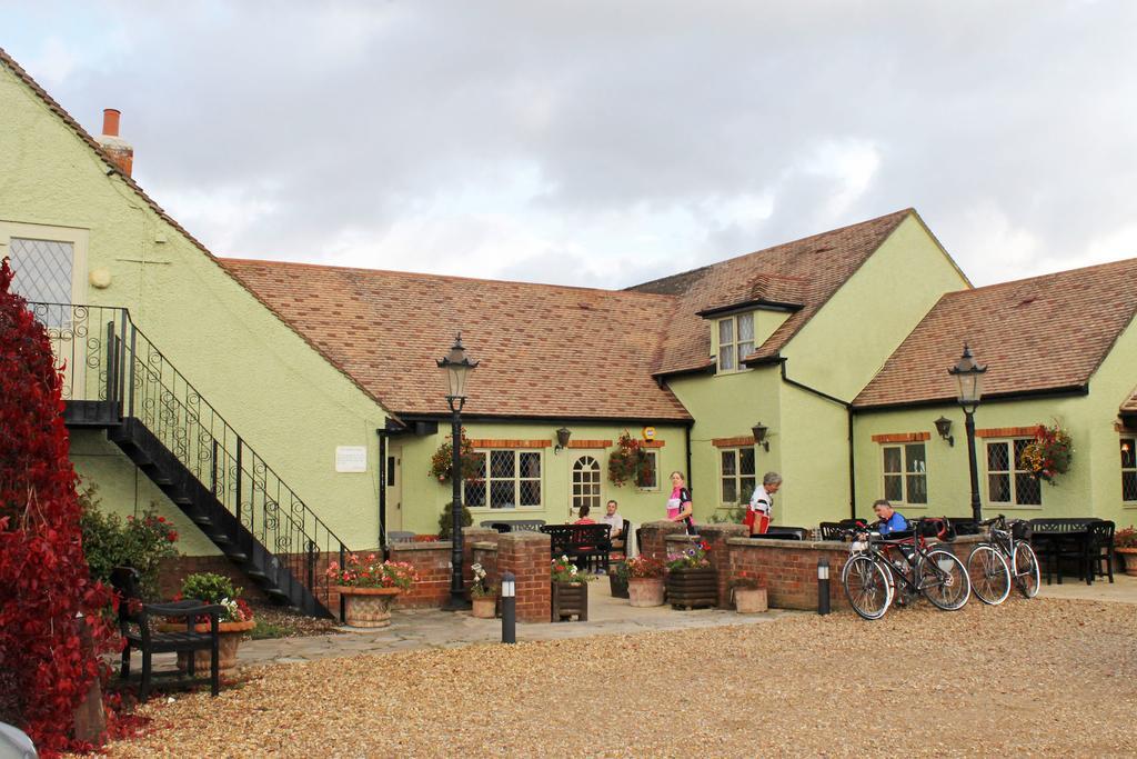 The Green Man Stanford Southill ภายนอก รูปภาพ